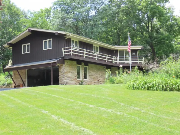 S71W26105 Marsh AVENUE, Waukesha, WI 53189