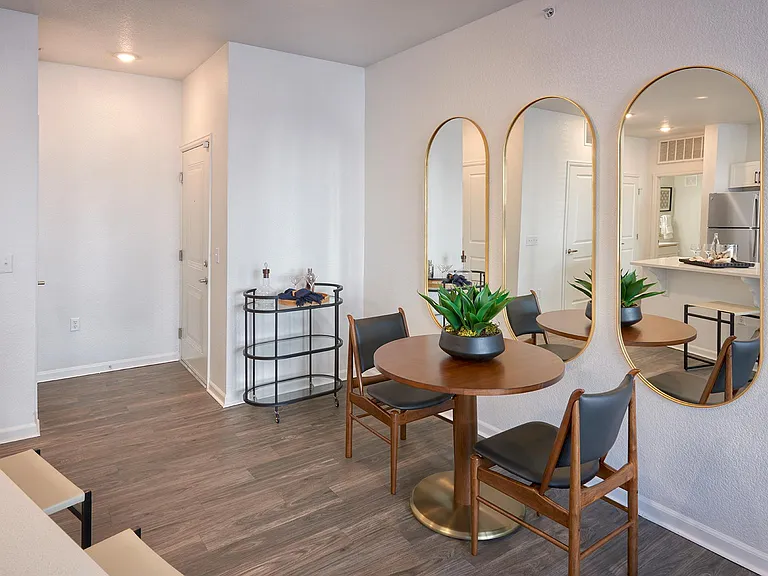 Arista Flats — Photo 26