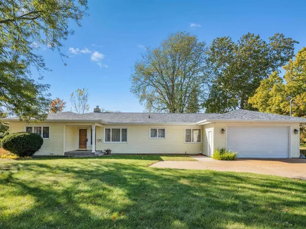 4132 Rodeo Rd, Davenport, IA 52806