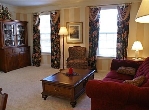 3rd image of 7149 Fernridge Dr