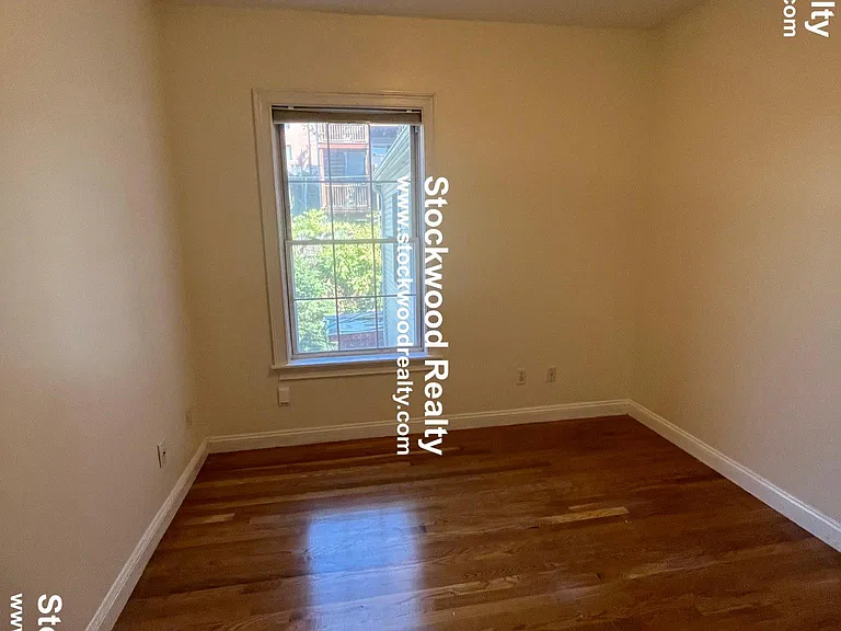 16-2 Gates St — Photo 13