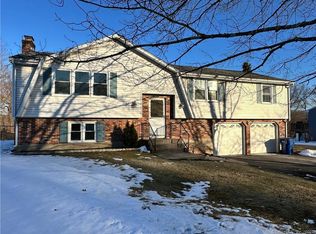 106 Long Hill Rd, Windsor, CT 06095