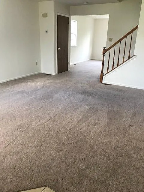 Entryway - 409 Campus Dr
