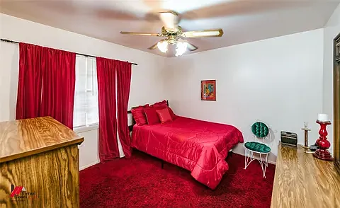 2209 Murphy St — Photo 8