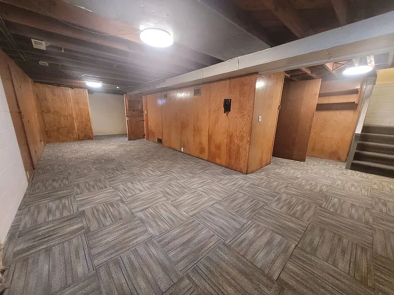 2405 Maple St — Photo 17