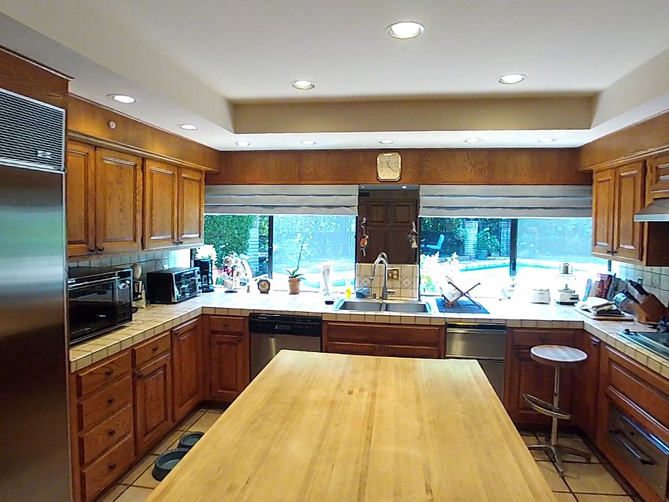 19246 Casa Pl, Tarzana, CA 91356 Zillow