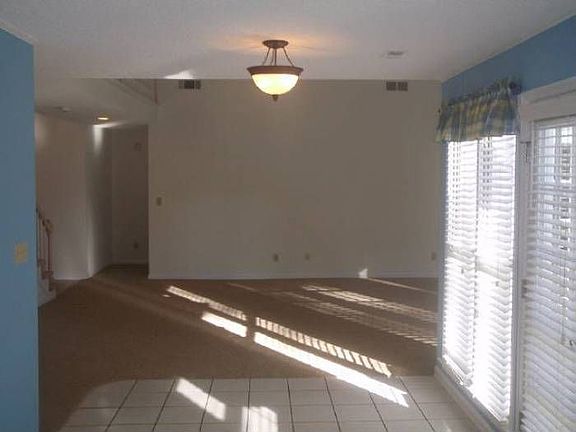 4th image of 137 Chadwick Dr