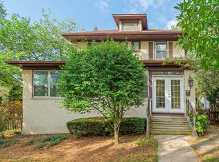 4 N Vine St, Hinsdale, IL 60521