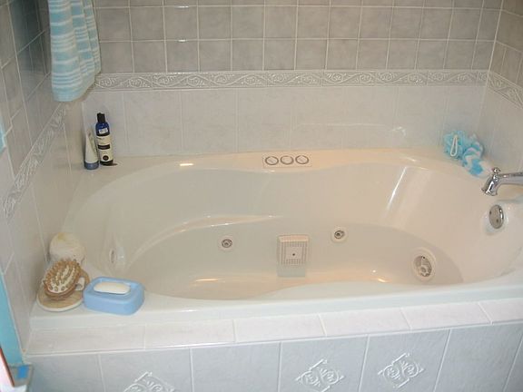 Jetted Bathtub