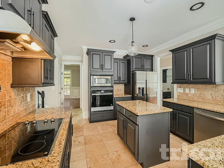 300 Fallstone Path — Photo 8