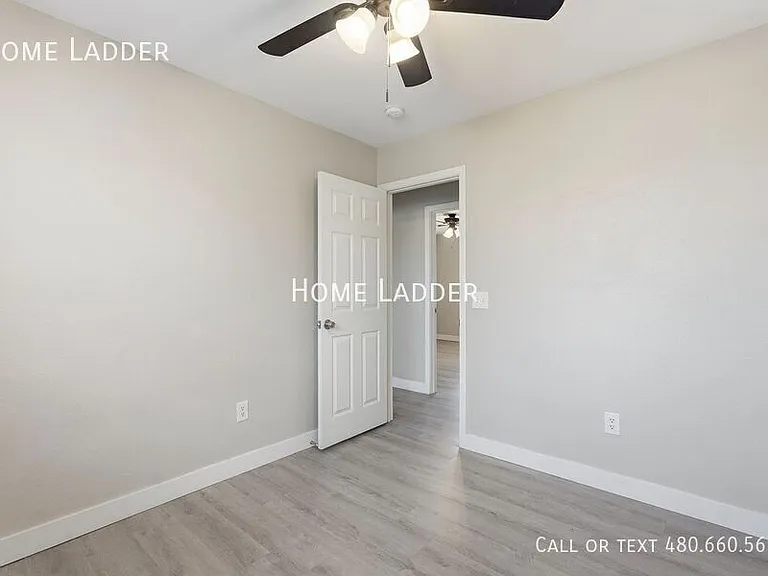 62 N Vista Ave — Photo 18