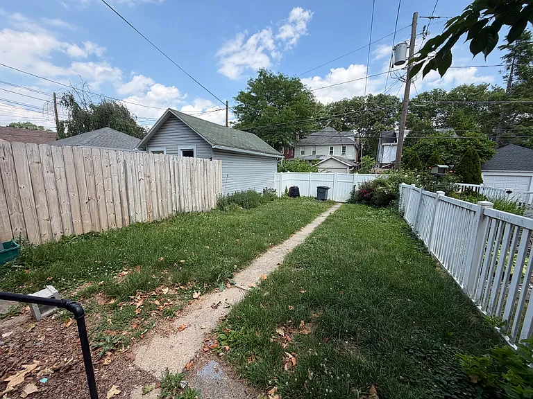 1210 Lorain Ave — Photo 20