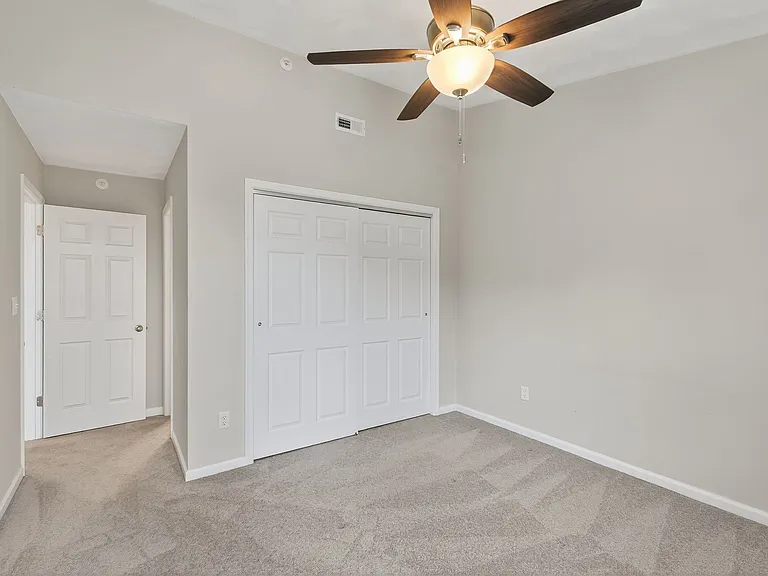 1909 Chantilly Ct — Photo 15