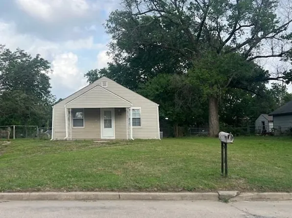 436 S McComas St, Wichita, KS 67213