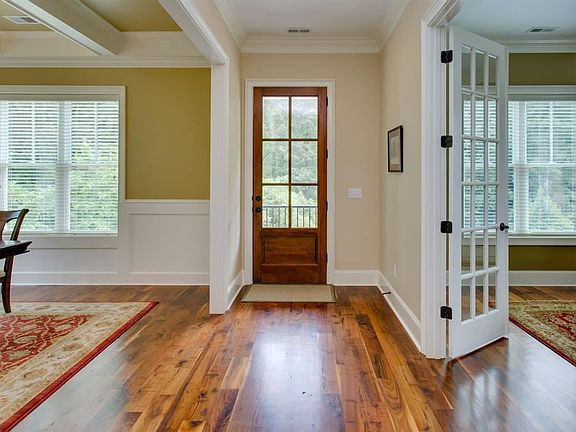 5th image of 19 English Ivy Ln