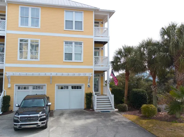 121 Green Turtle Lane, Carolina Beach, NC 28428