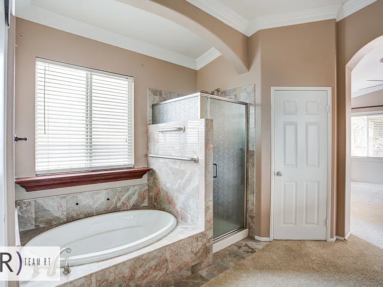 13724 Beaconsfield Ln — Photo 28
