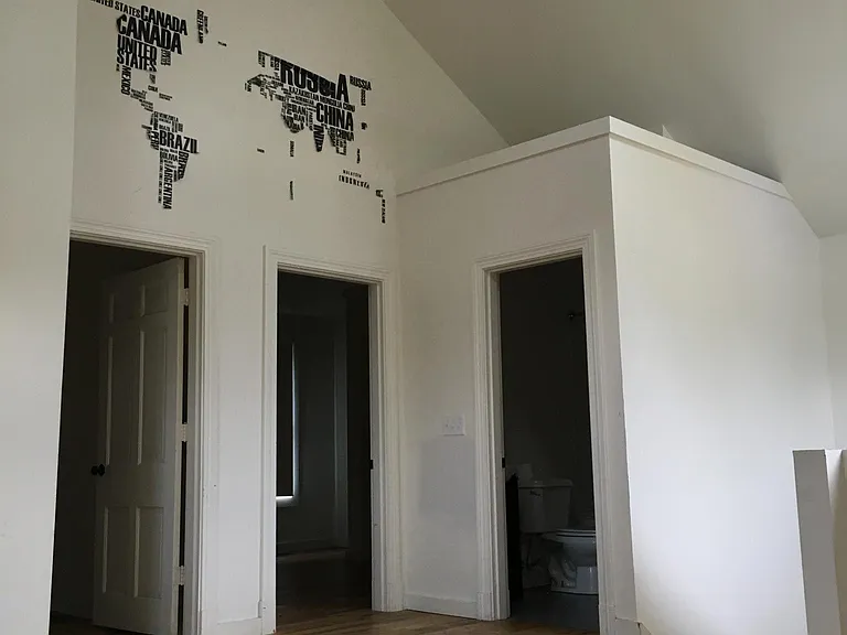 504 Wainwright Ave — Photo 2