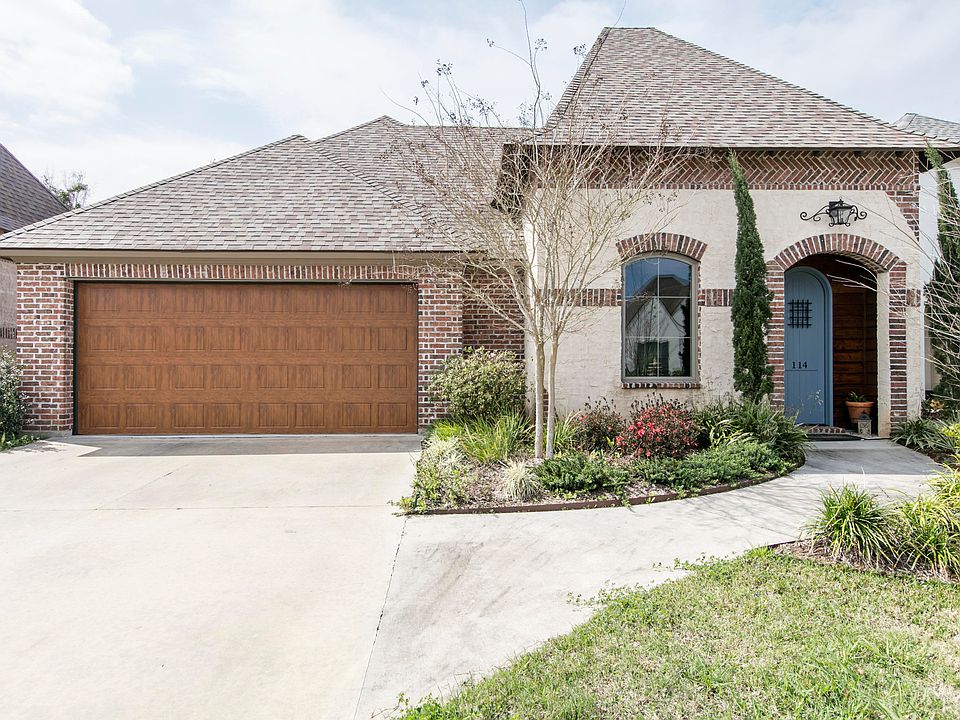 1st image of 114 Golden Cypress Dr