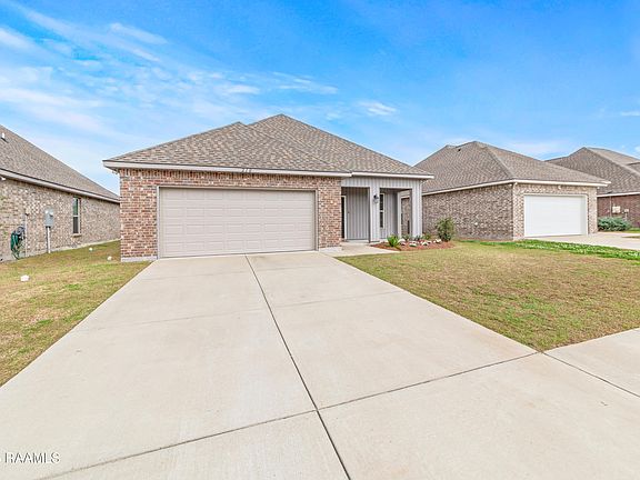 2nd image of 210 Crescent View Ln