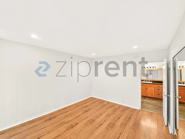 14335 Huston St #C — Photo 16