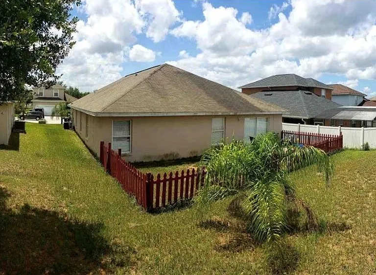 712 Brayton Ln — Photo 14