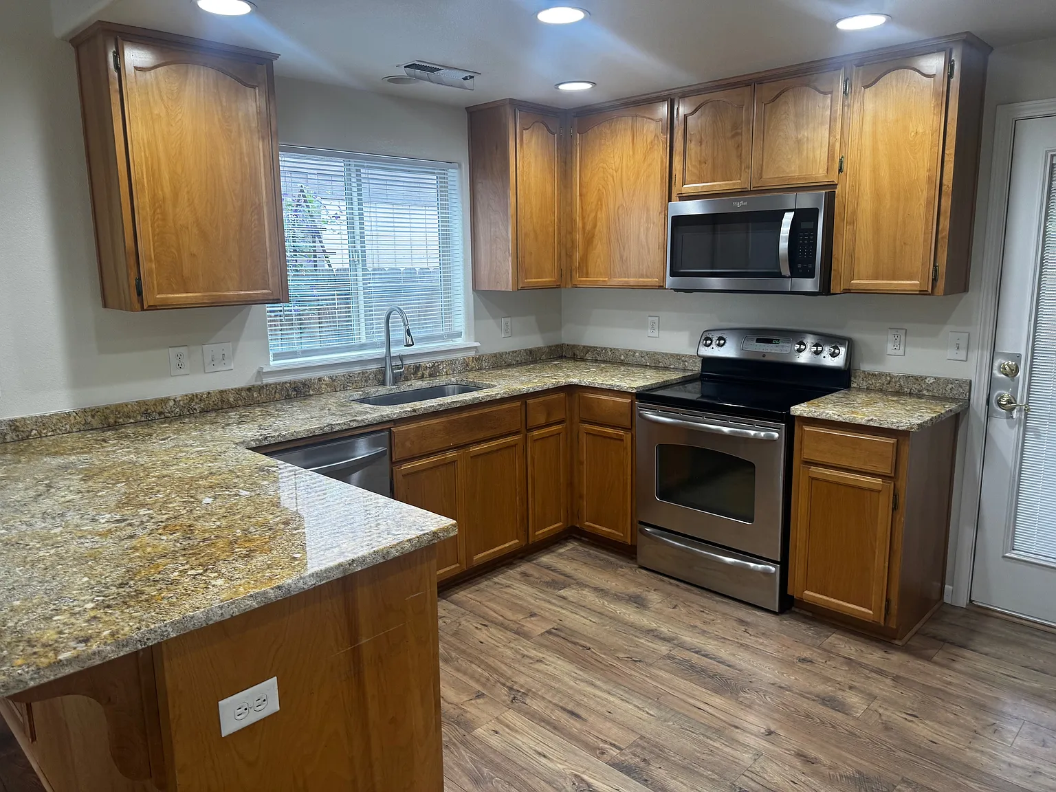 113 Little Butte Drive - 1 — Photo 3