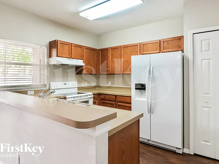 1251 Charlesworth Dr — Photo 6