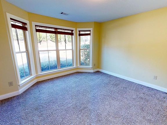 4th image of 1436 Collins Dr