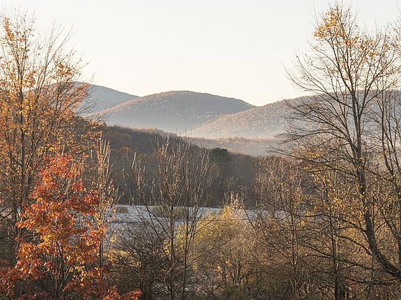 3rd image of 73 Reagan Rd