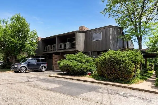 1260 Kalmia Ave — Photo 28