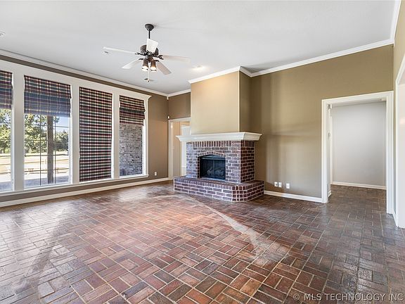 3rd image of 3311 Heritage Dr