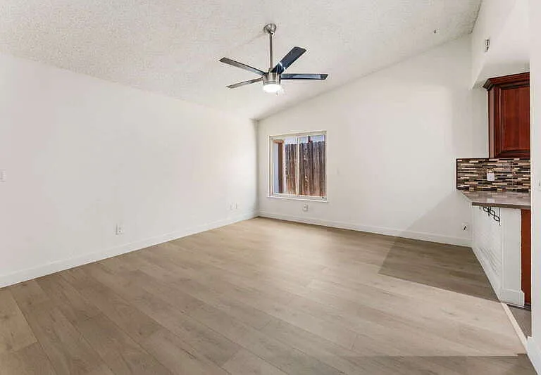 5041 Palm Ave — Photo 7