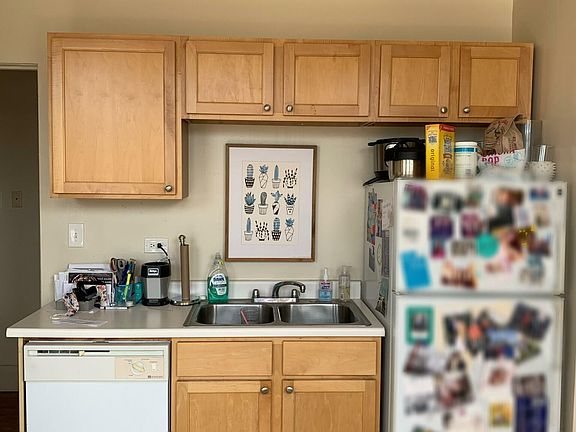 4th image of 1726 N Orchard St #821