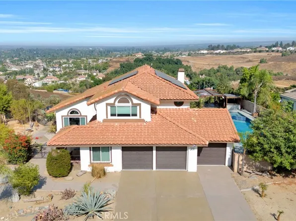 16730 Lake Knoll Pkwy, Riverside, CA 92503