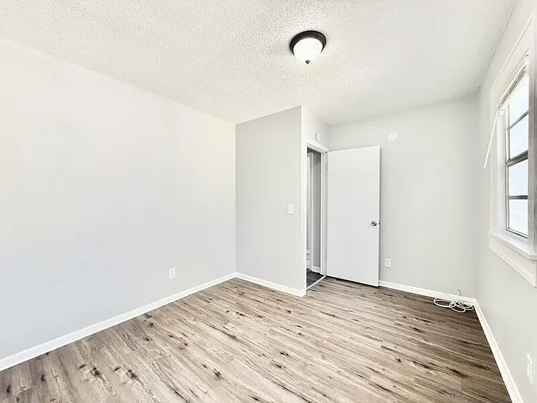725 14th Ave S #D — Photo 26