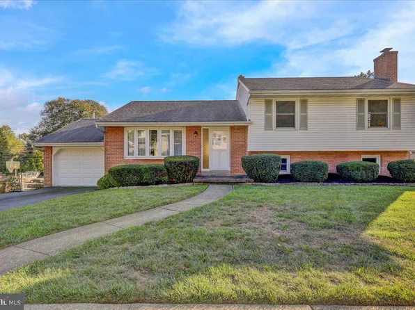 12 Craig Dr, Reading, PA 19606