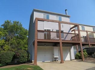 22232 River Walk Rd, Rocky River, OH 44116