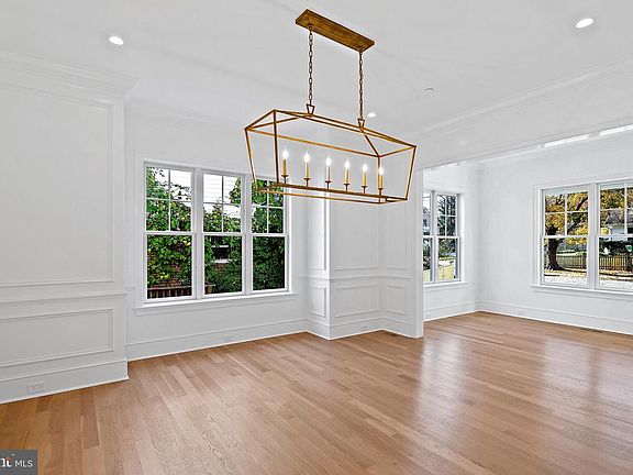 4th image of 4511 Everett St