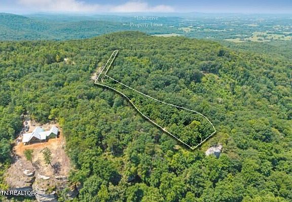 2nd image of 203 Crestview Dr
