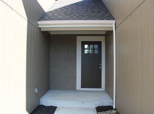 5001 141st Ter, Basehor, KS 66007