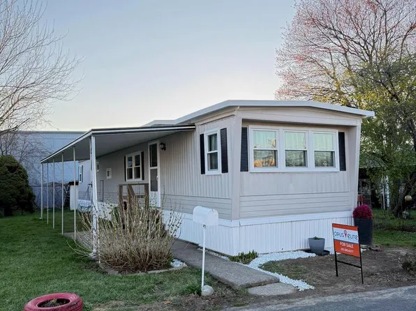 111 Hoover Dr, Fairless Hills, PA 19030