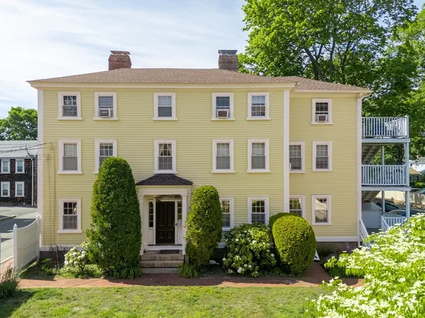 8 Williams St #E1, Salem, MA 01970