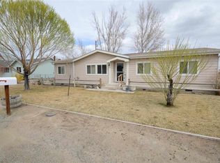 20 Saint Andrews Dr, Yerington, NV
