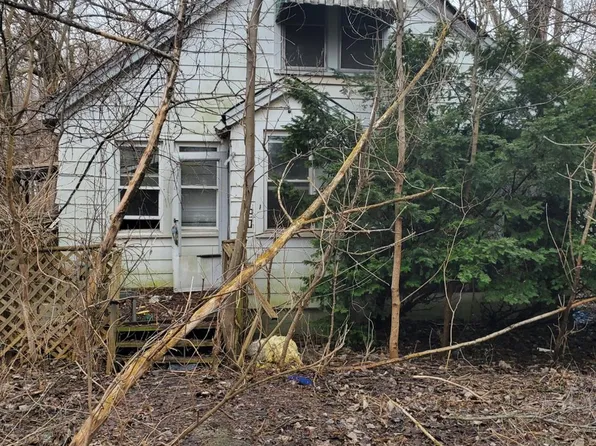 2460 State St, Gary, IN 46405