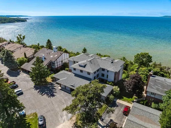 1142 Charlevoix Ave APT 3, Petoskey, MI 49770