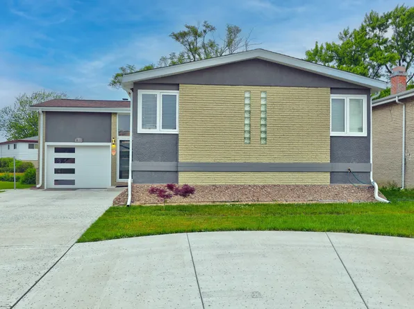 9810 N Lauren Ln, Niles, IL 60714