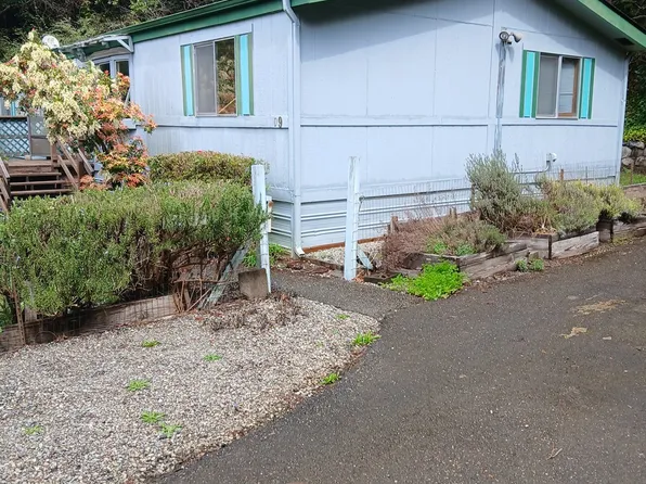 1050 N Cedar Point Rd, Coquille, OR 97423