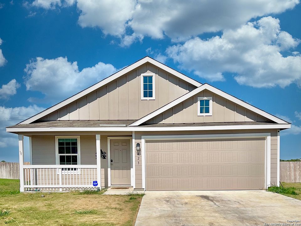 1st image of 423 Agave Circle