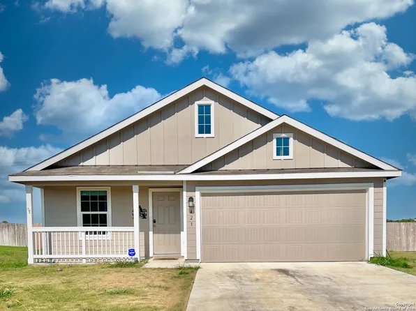 423 Agave Circle, Jourdanton, TX 78026